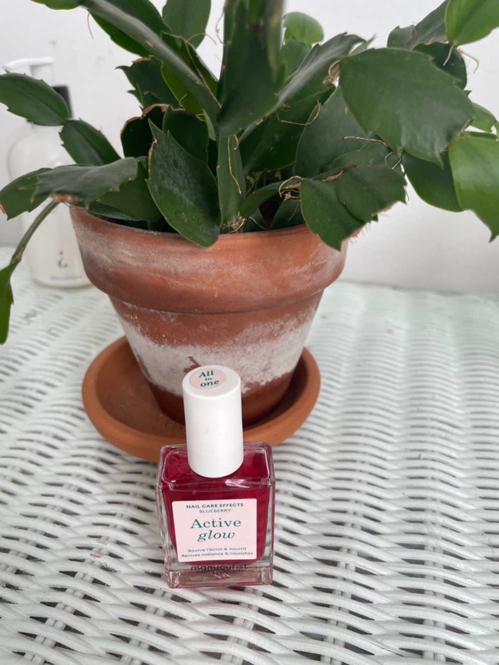 Manicurist Active Glow nail polish